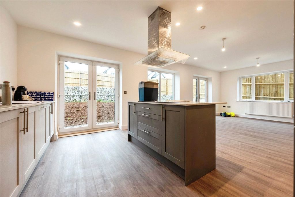 Property photo 2 of 12 Picture No. 05