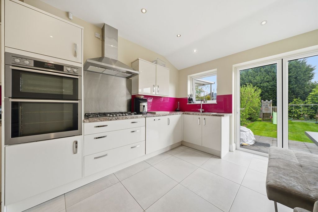 Property photo 3 of 21