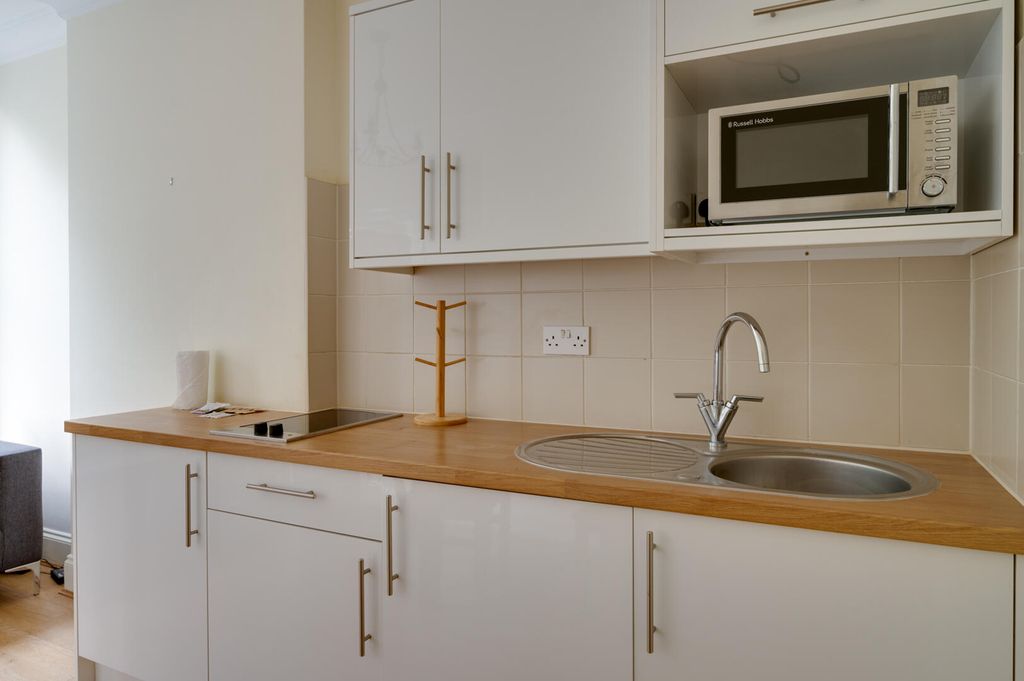 Property photo 2 of 10 85Er6