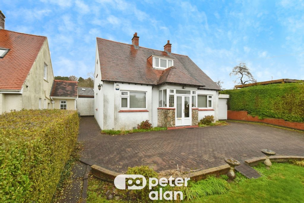 Property photo 2 of 18