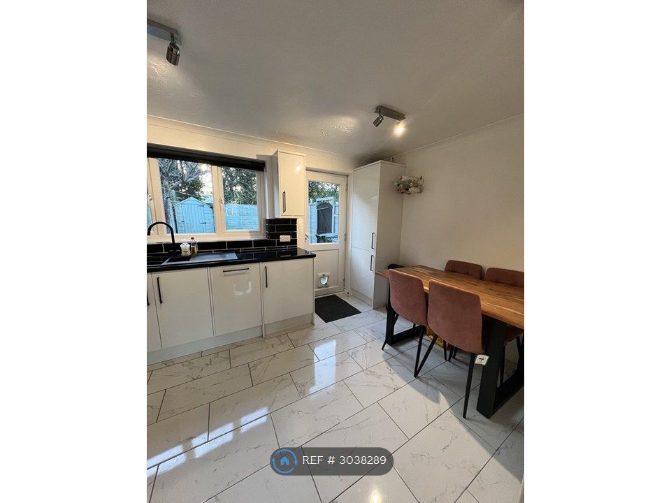 Property photo 2 of 10 Kitchen/Diner