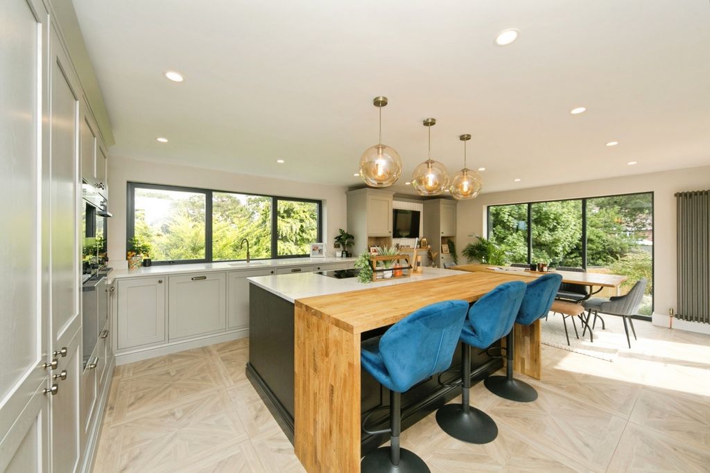 Property photo 1 of 30 Pbox-Img.Jpg