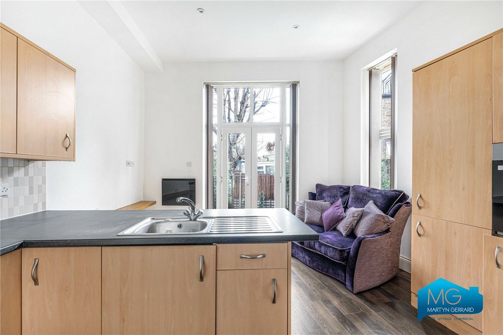 Property photo 2 of 14 Picture No. 18