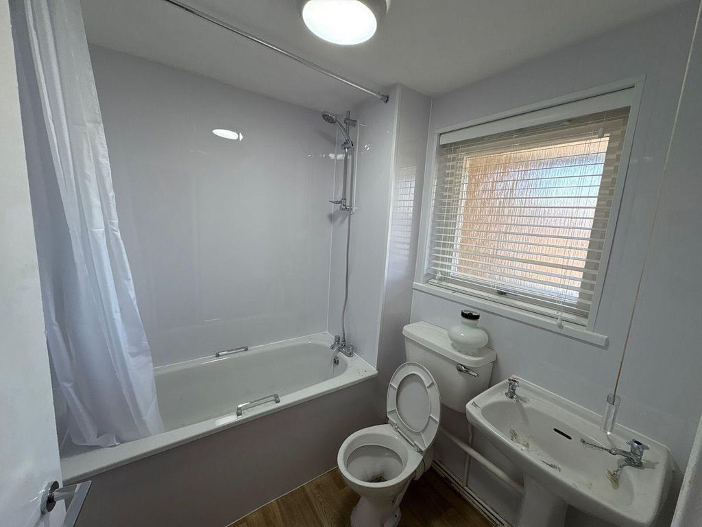 Property photo 3 of 10 3Be9Ddf9-536E-4Da7-A459-039795712Ecf.Jpg