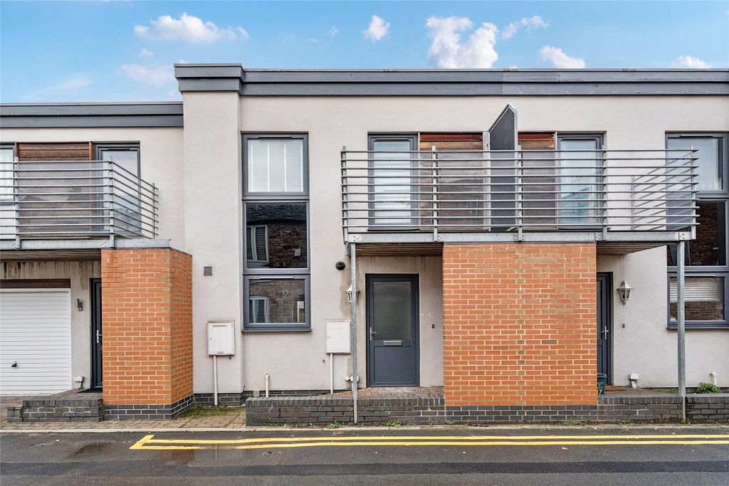 Property photo 2 of 13 Picture No. 35