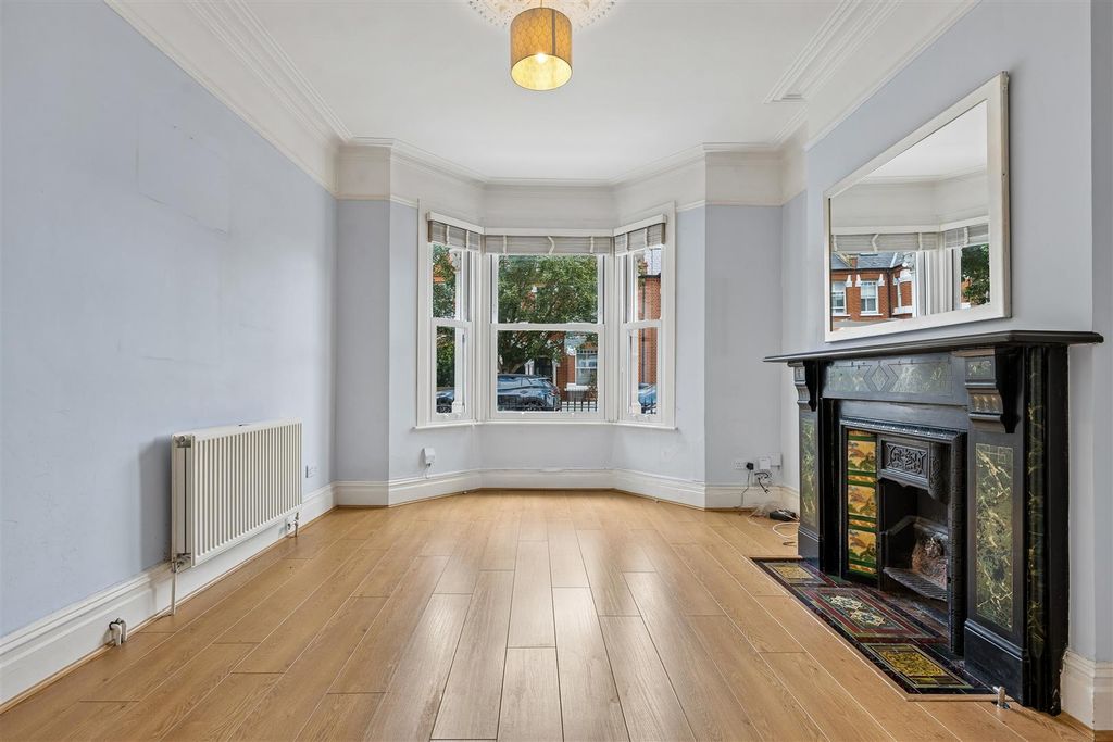 Property photo 2 of 14 For Sale - St Albans Avenue, W4