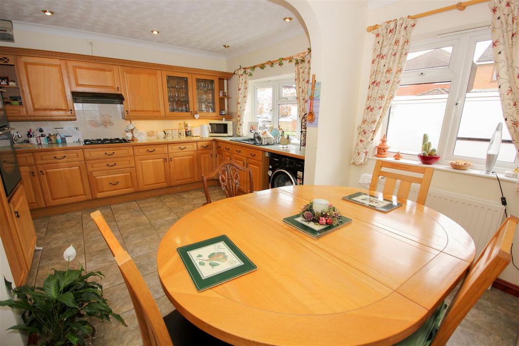 Property photo 3 of 15 Kitchen Dining Room.Jpg