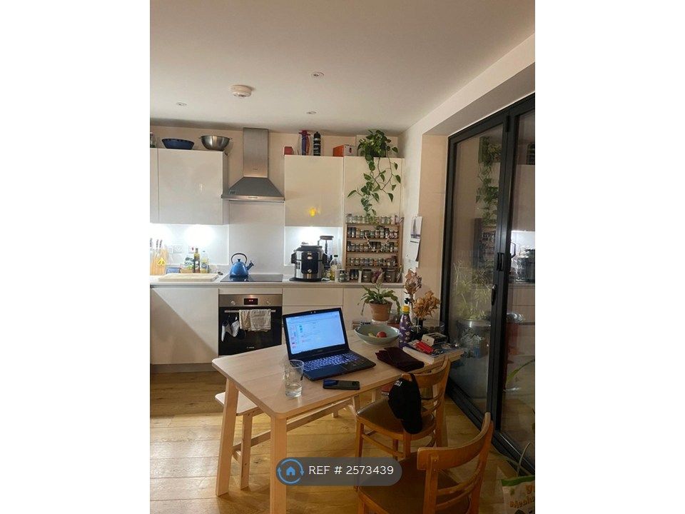 Property photo 1 of 10 Kitchen