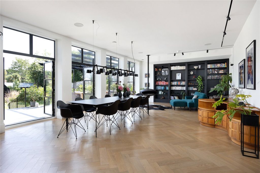 Property photo 2 of 20 Reception/Dining