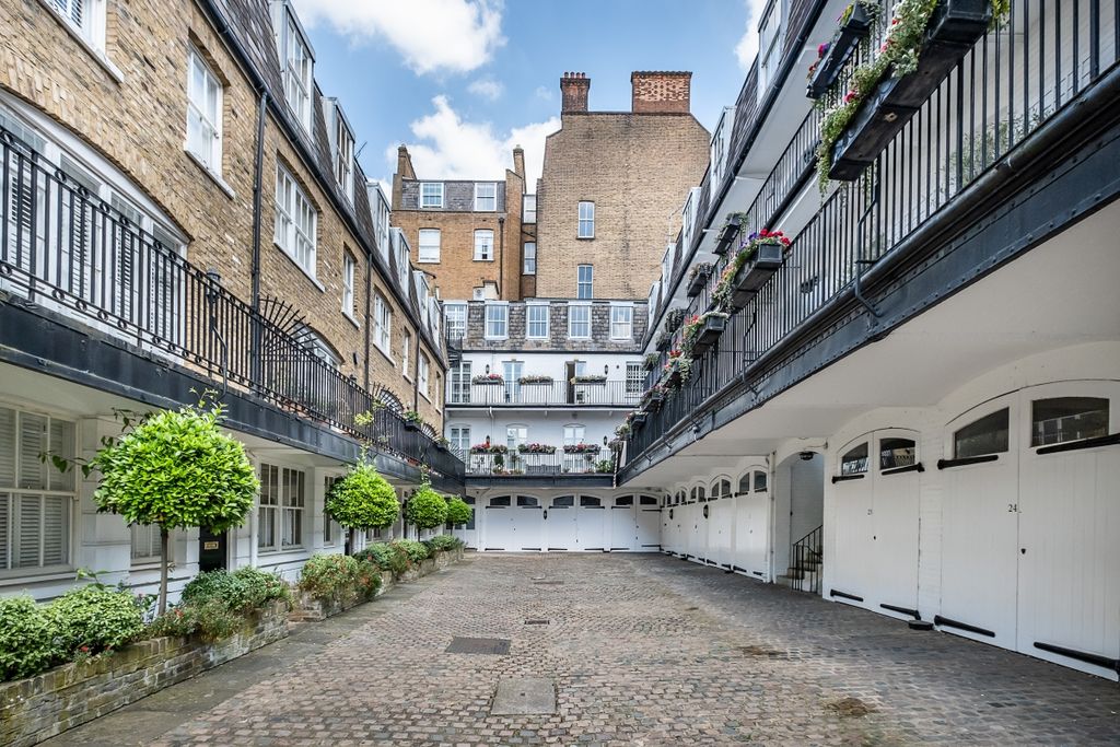 Property photo 3 of 17 Exterior