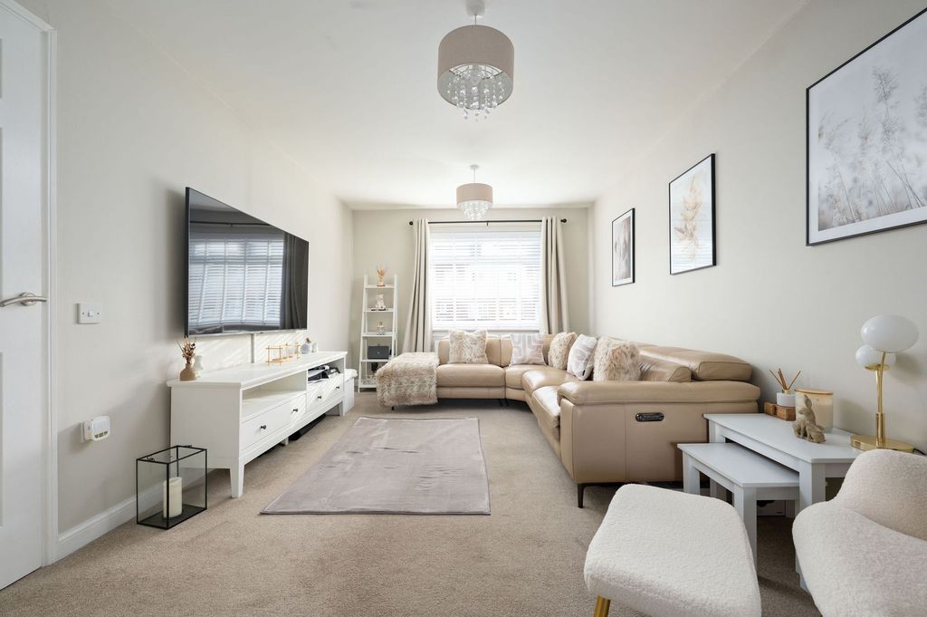 Property photo 2 of 24