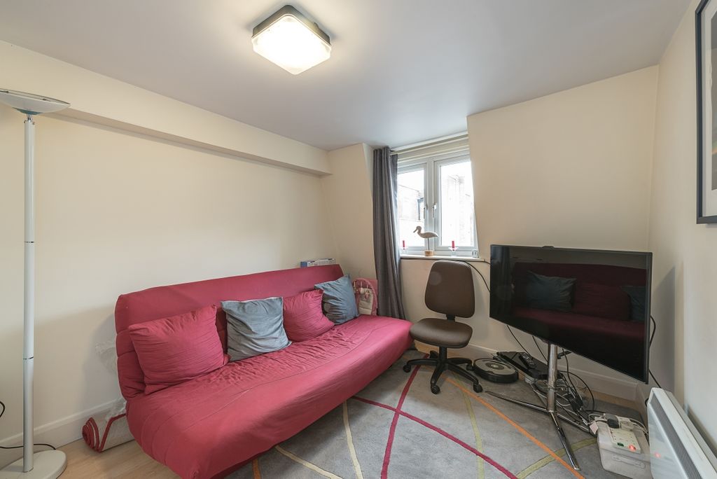Property photo 3 of 10 Bedroom 2
