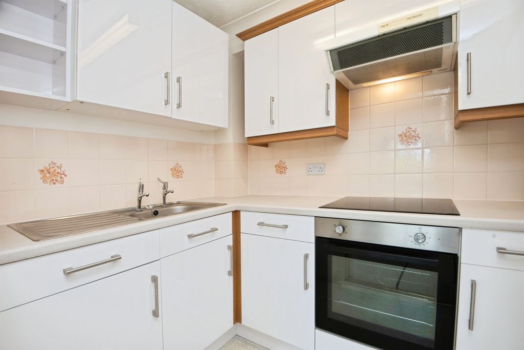 Property photo 2 of 17