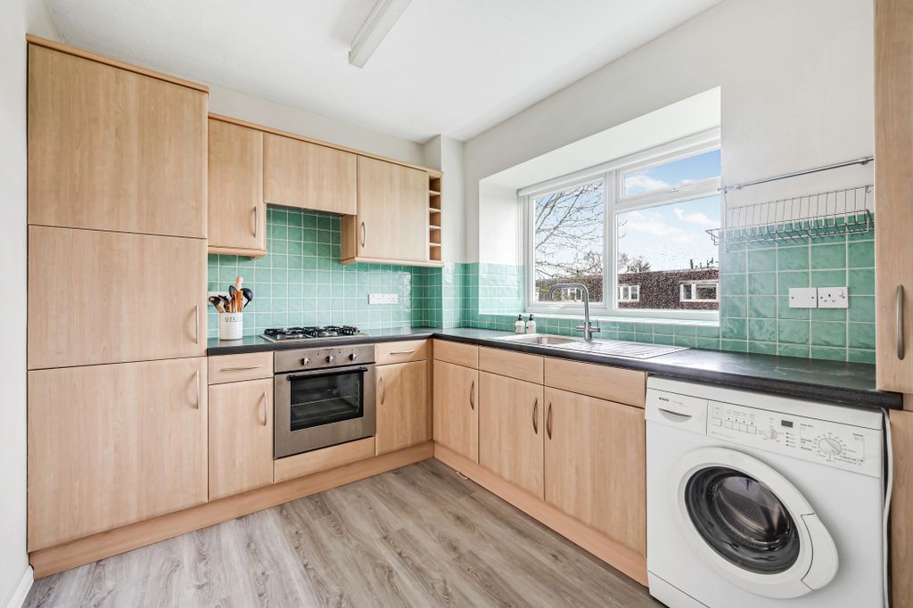 Property photo 2 of 7 Kitchen