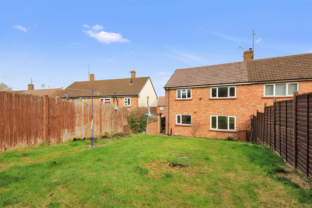 Property photo 3 of 14 Garden 2.Jpg