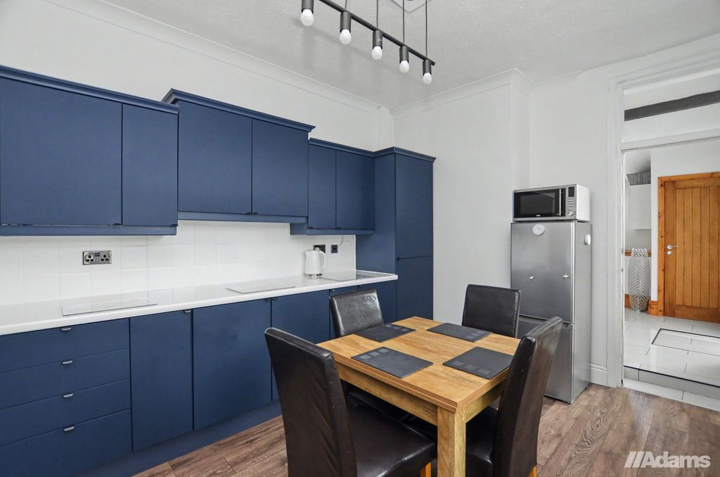 Property photo 2 of 37