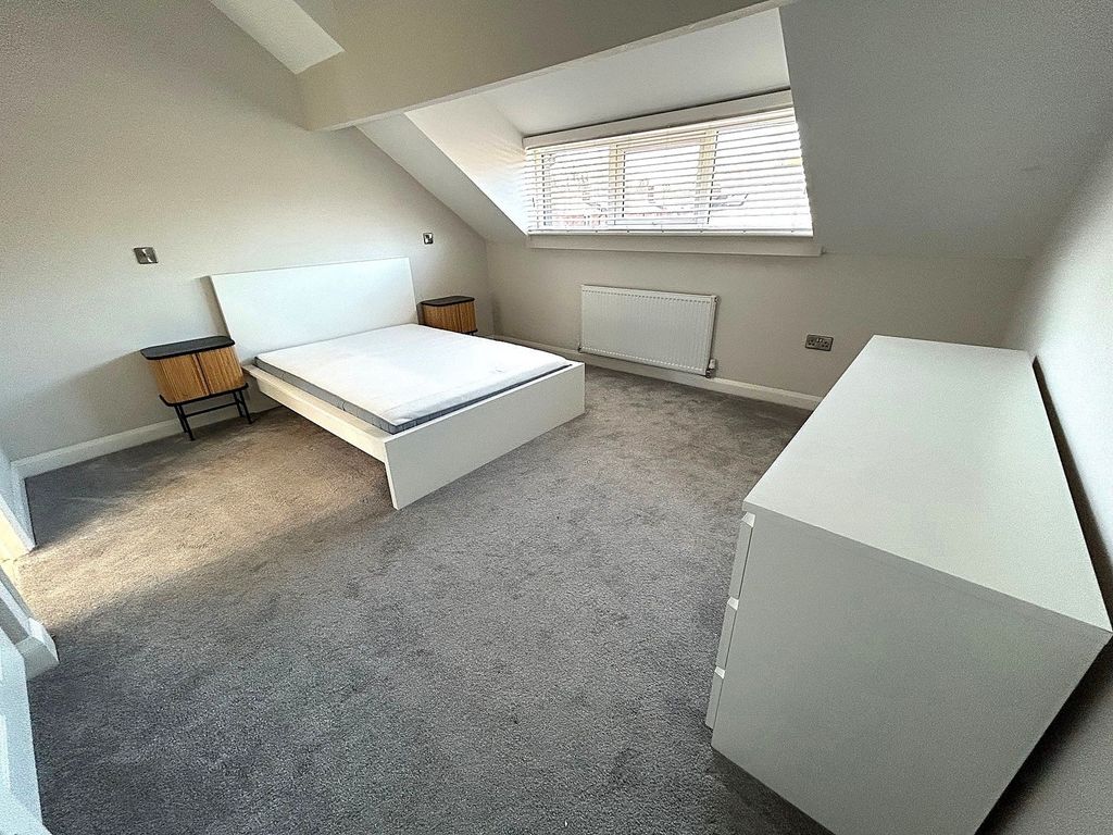 Property photo 3 of 26 Bedroom 1