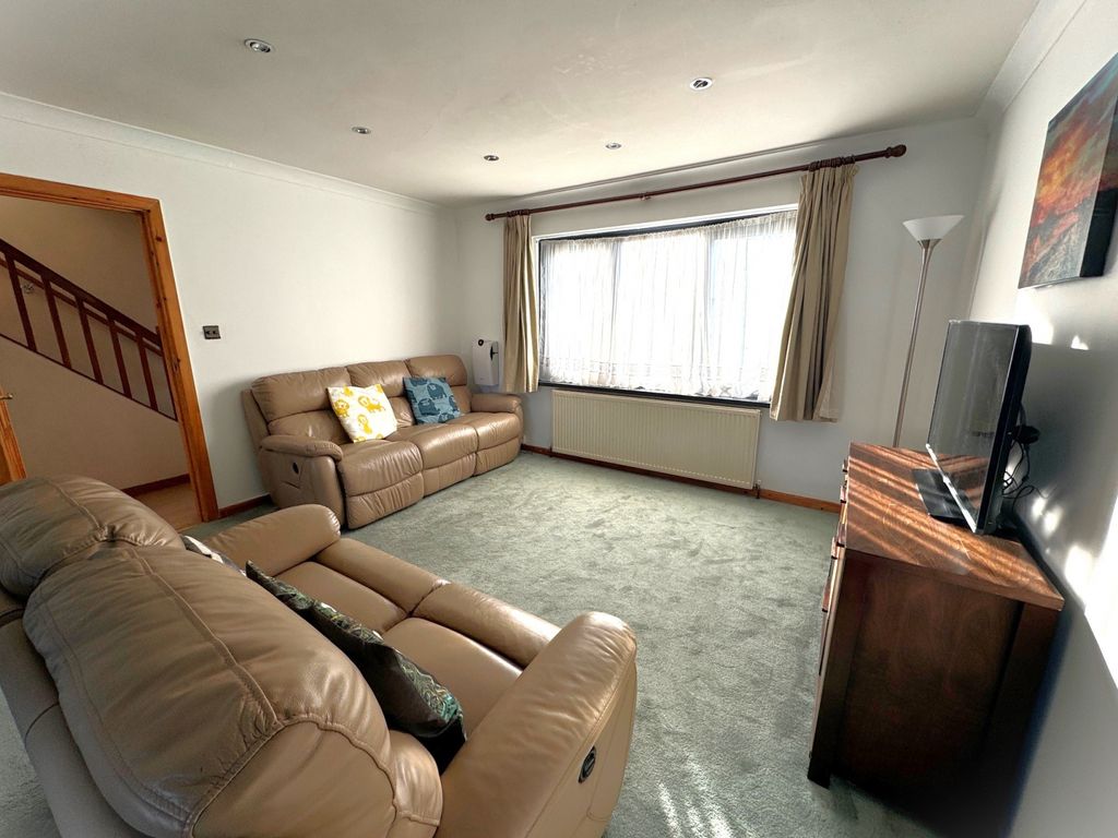 Property photo 3 of 19 Gallery