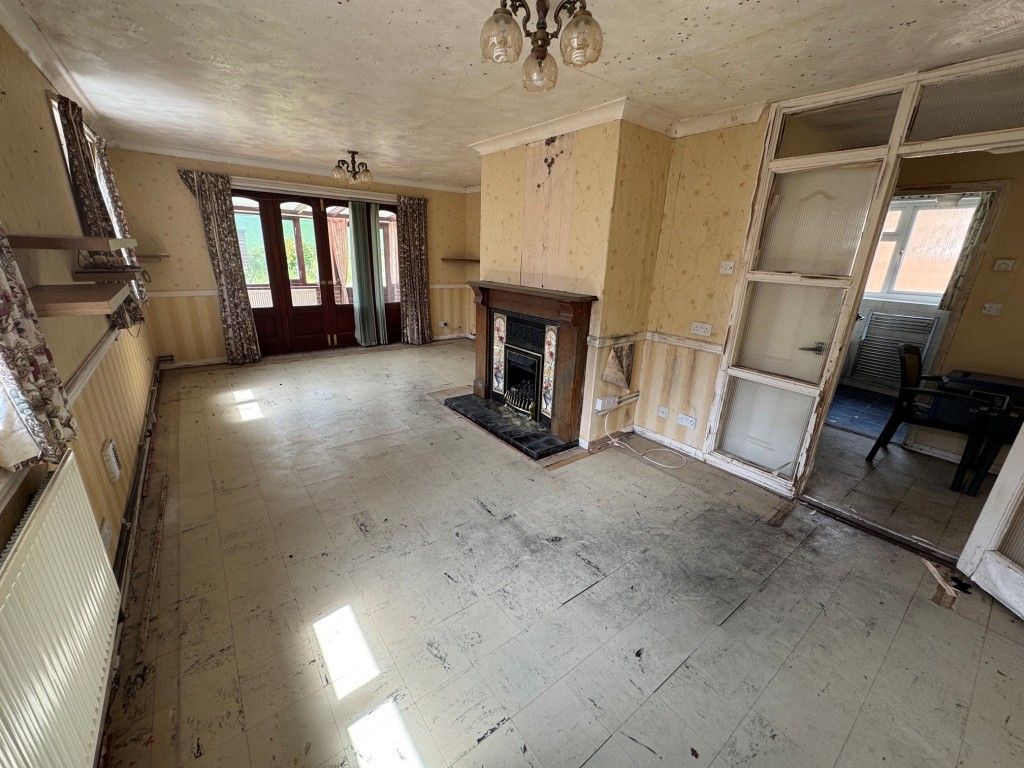 Property photo 3 of 13 Living Room
