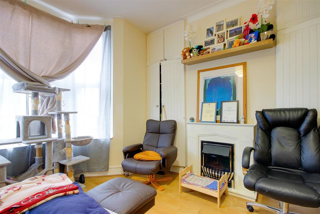 Property photo 2 of 12 Second Image