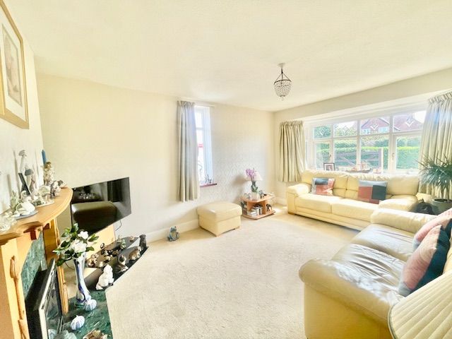 Property photo 3 of 26 Sitting Room