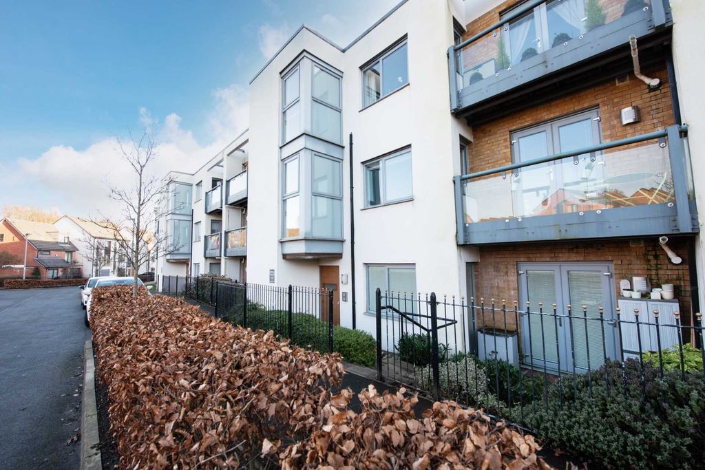 Property photo 2 of 19