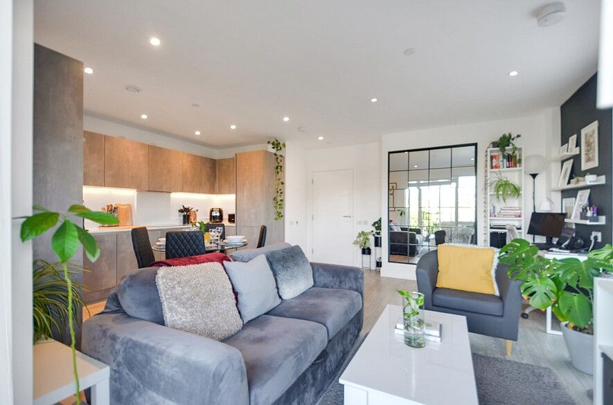 Property photo 3 of 22 Open Plan Living Room_03.Jpg