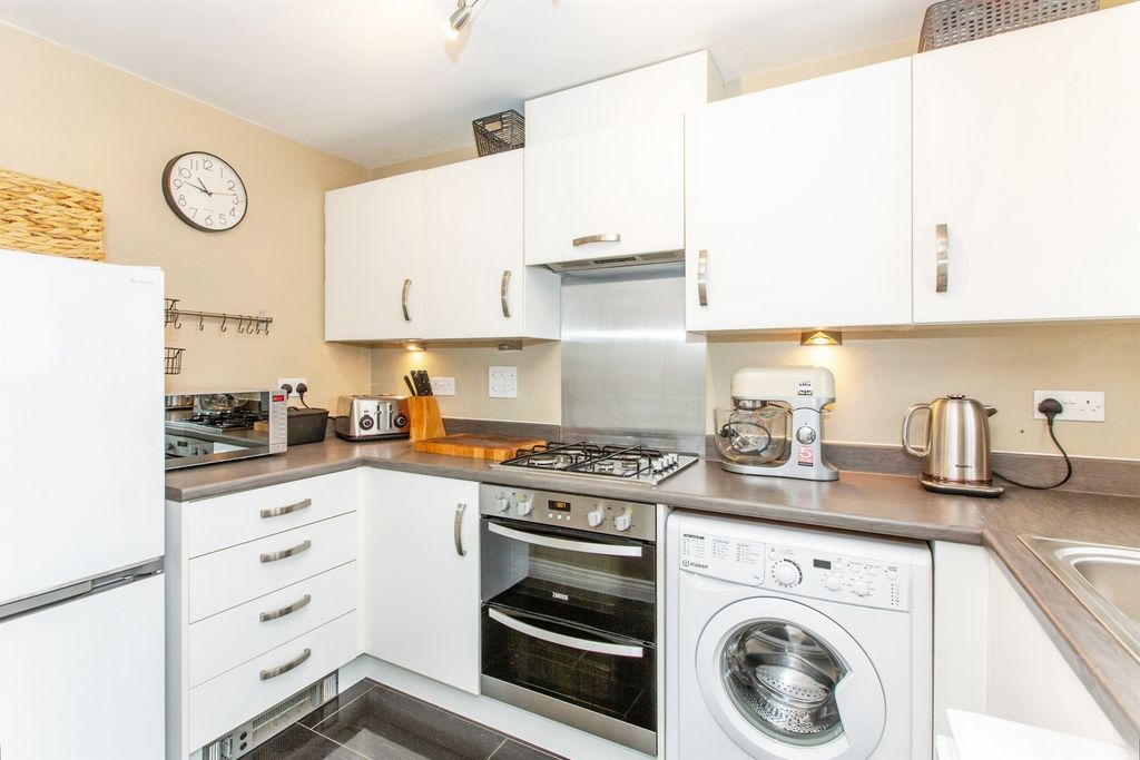 Property photo 2 of 16