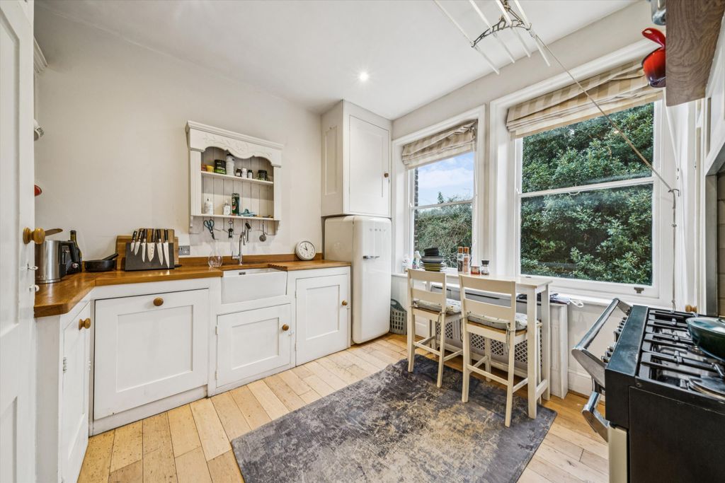 Property photo 3 of 16 Image