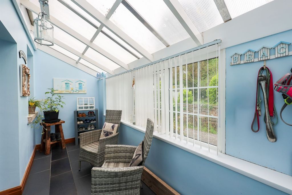 Property photo 2 of 30