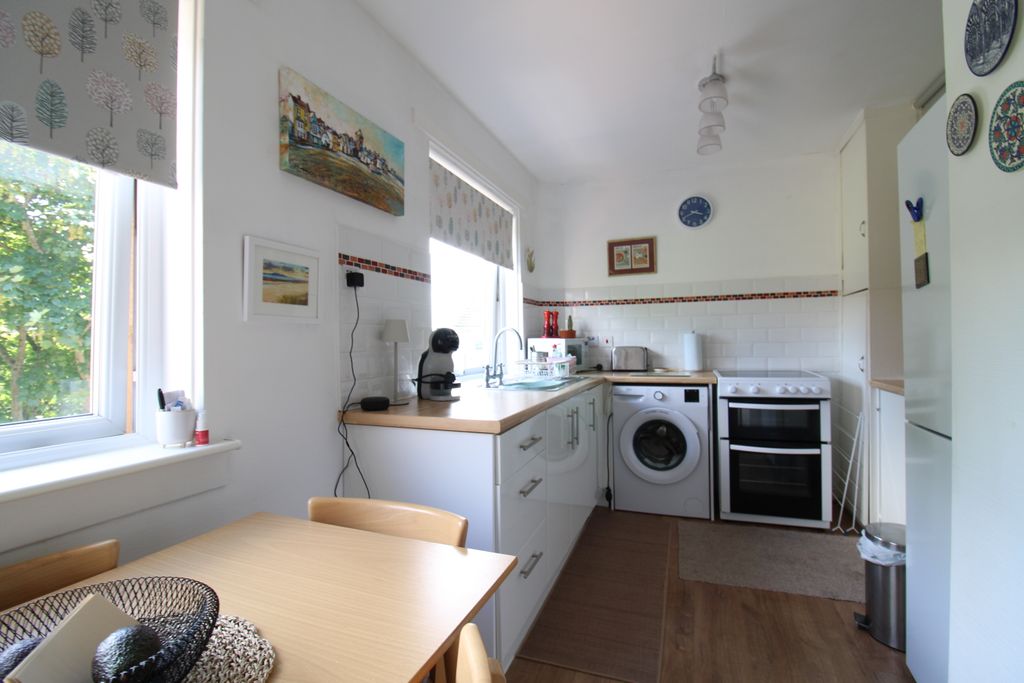 Property photo 2 of 8 Kitchen