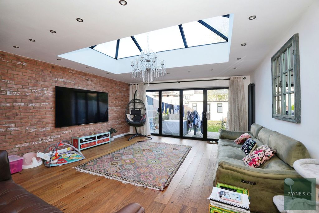 Property photo 3 of 16