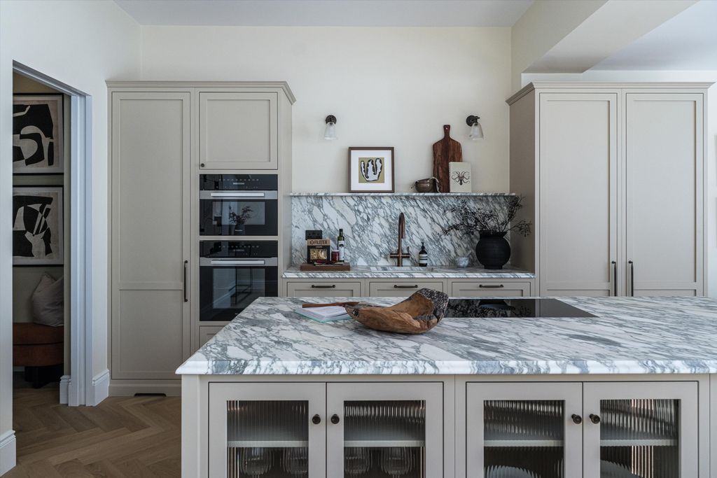 Property photo 3 of 21 Image