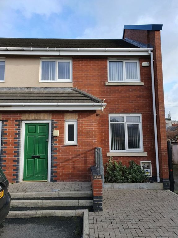 Property photo 2 of 11