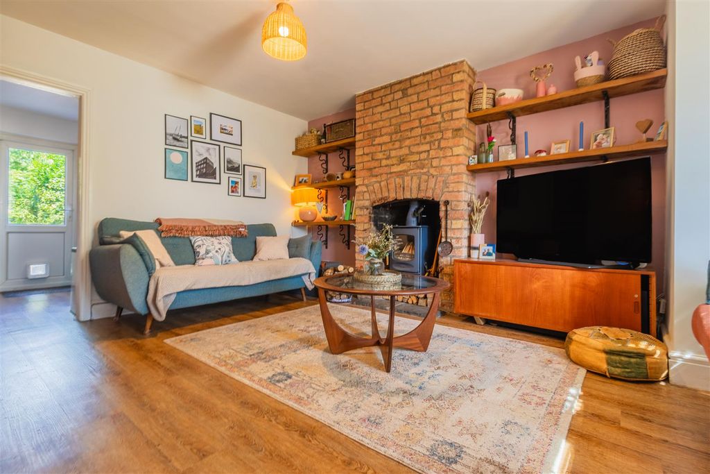 Property photo 2 of 28