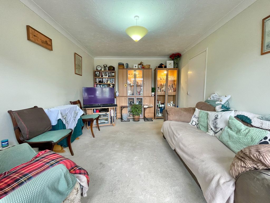 Property photo 3 of 12