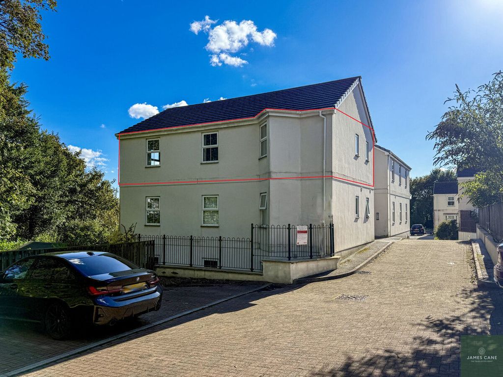 Property photo 2 of 14