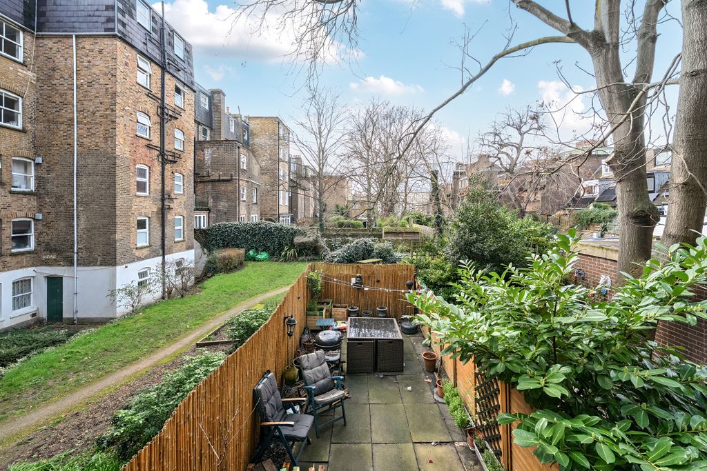 Property photo 3 of 14 Garden