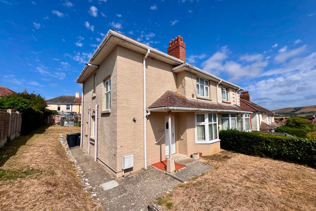 Property photo 2 of 11
