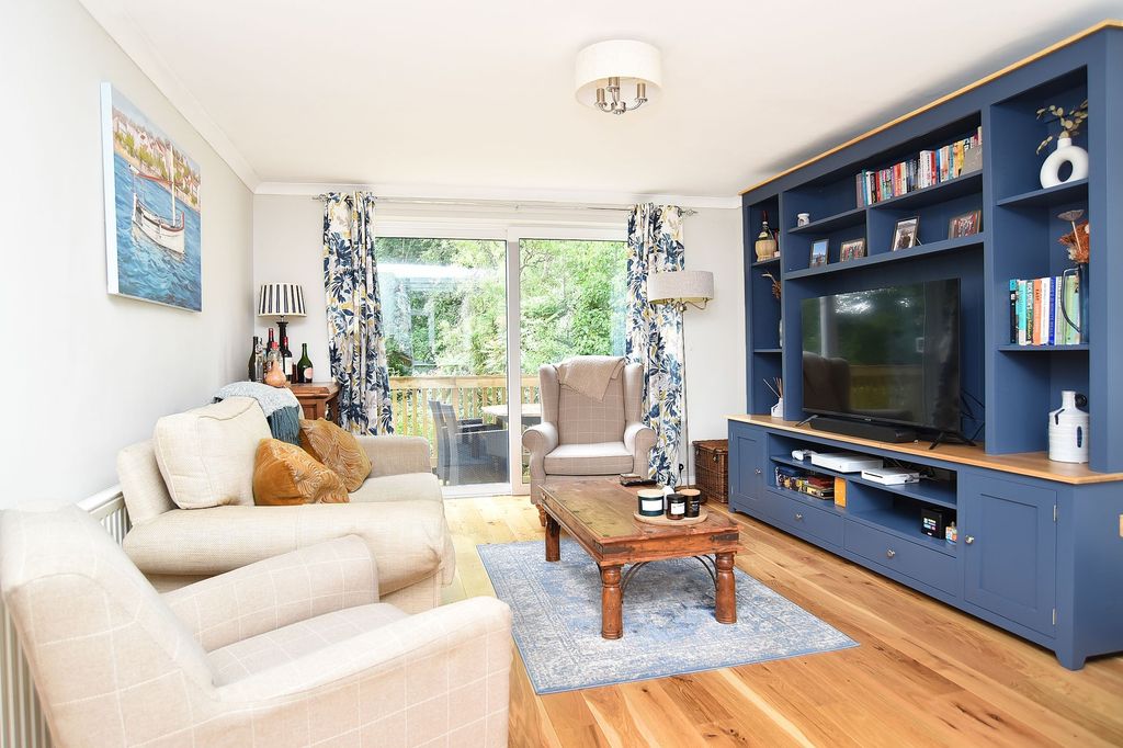 Property photo 3 of 17