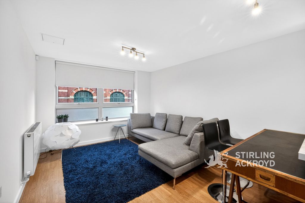 Property photo 1 of 18 Pbox-Img.Jpg