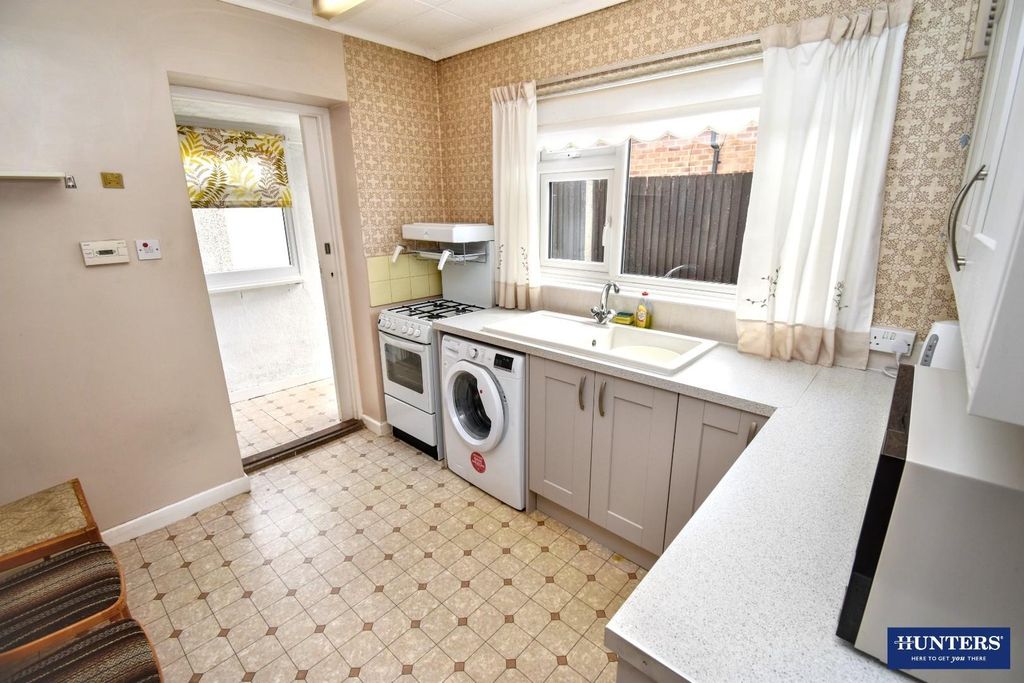 Property photo 2 of 14 Kitchen