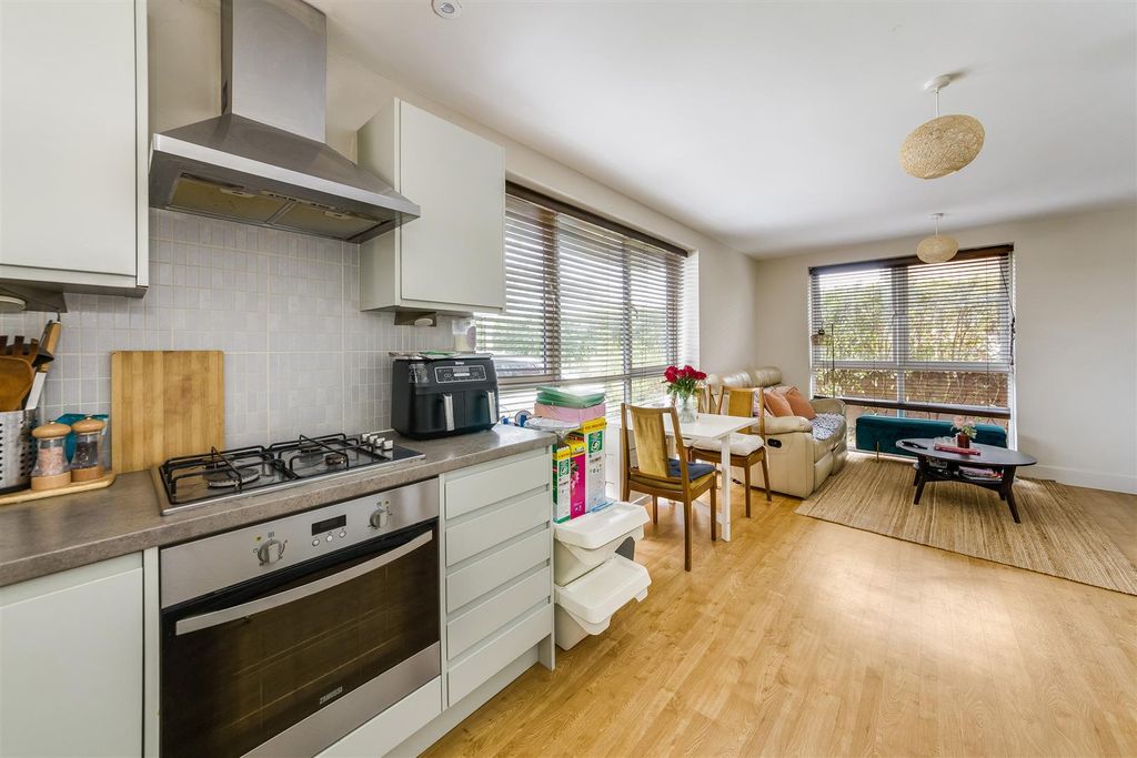 Property photo 2 of 16 Img_3738.Jpg