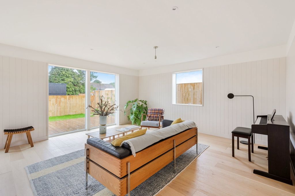 Additional image 6 of 2 bed bungalow for sale1 Garden Court, Godstone RH9