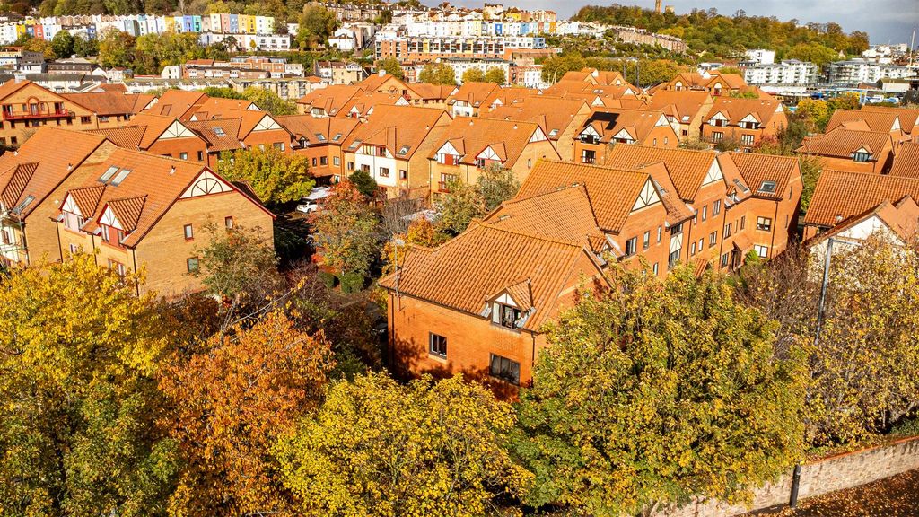 Property photo 1 of 21 Exterior