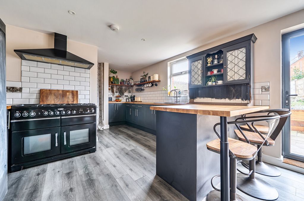 Property photo 3 of 24 1418404-9-699c52c...