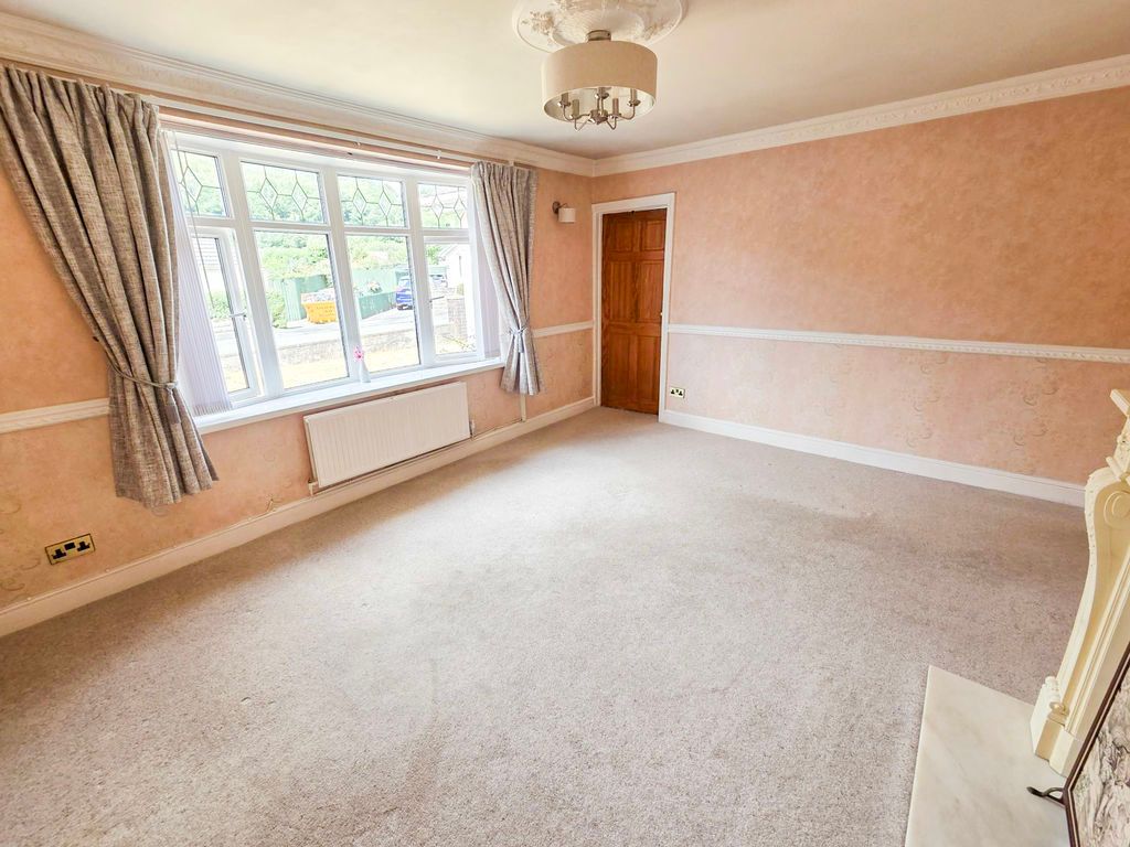 Property photo 3 of 43 Photo 25