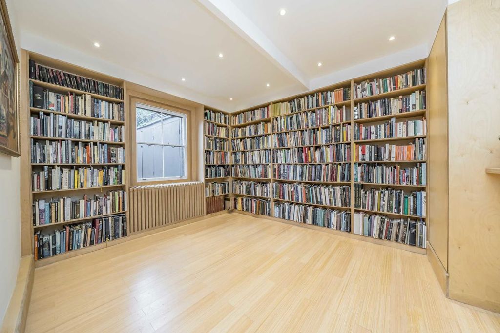 Property photo 3 of 9