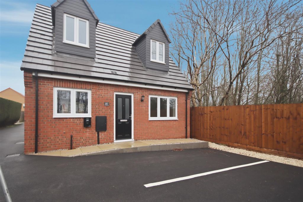 Property photo 1 of 11 Front