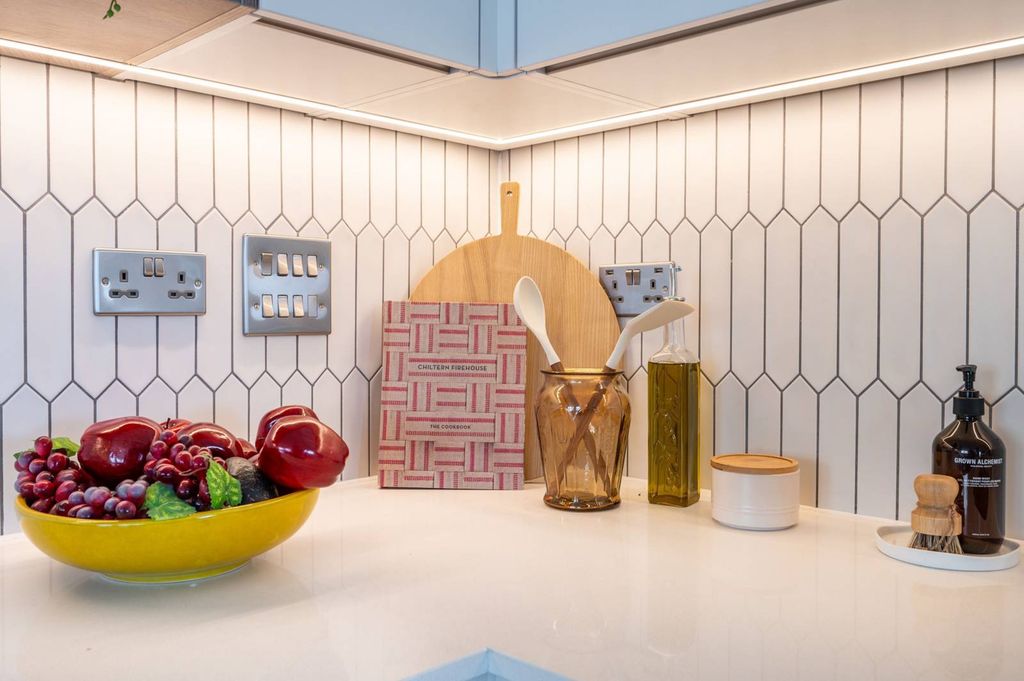 Property photo 1 of 24